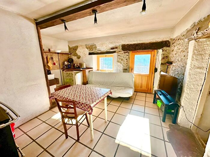 Casa bilocale in vendita in Meyra Danna, Frassino