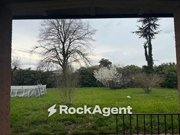 Casa con 6 locali in vendita in Montechiarugolo