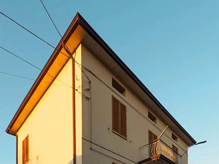 Casa con 6 locali in vendita in Carpineti