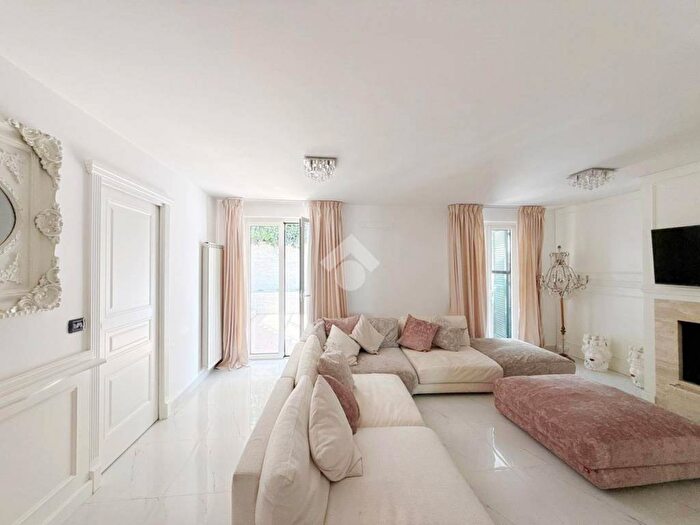 Casa con 6 locali in vendita in Via Giustino Fortunato, Centro, Sant'Anastasia