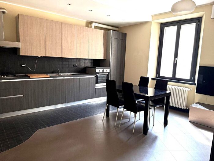 Appartamento trilocale in affitto in Via Bergamo, Montenero, Milano