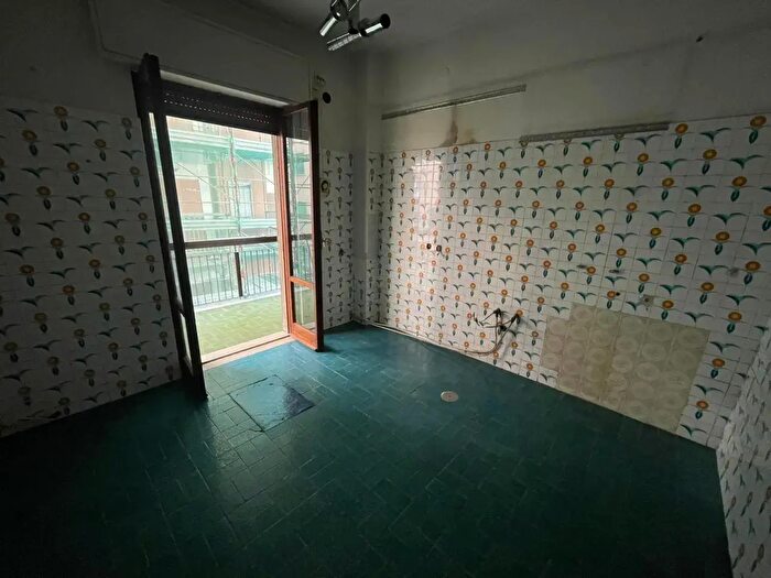 Appartamento trilocale in vendita in Via Canarde, Portici