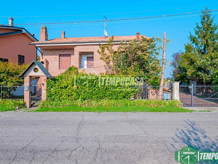 Appartamento quadrilocale in vendita in Via Porticone Gugnano, Casaletto Lodigiano