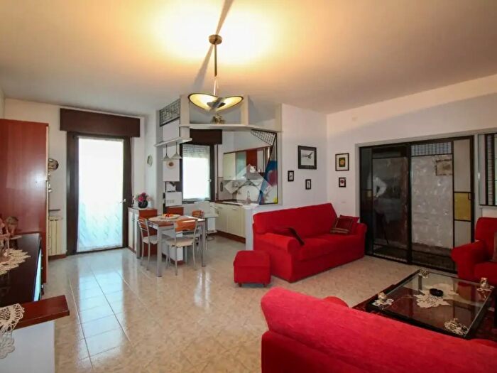 Appartamento trilocale in vendita in Via Arnaldo da Brescia, Ghedi