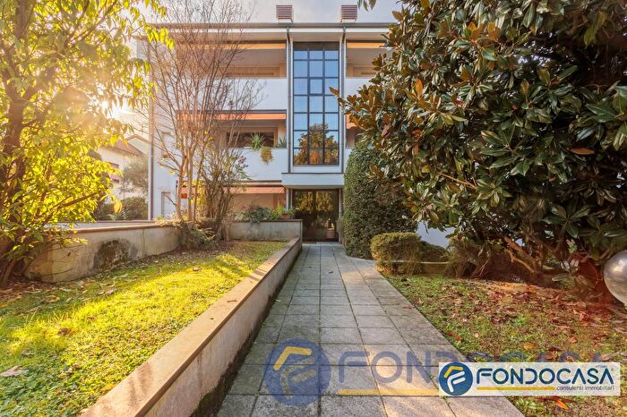 Appartamento trilocale in vendita in Via Carlo Pizzi, BovisioMasciago