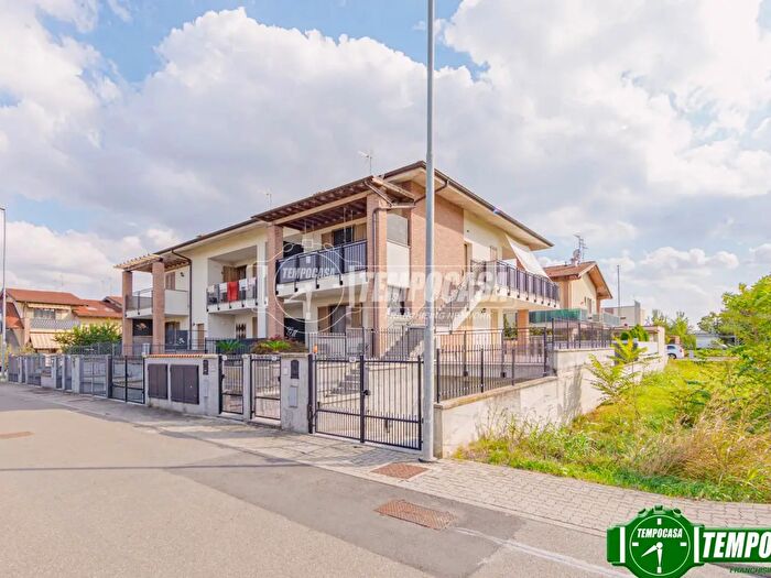 Casa trilocale in vendita in Via Fiume, Corteolona e Genzone