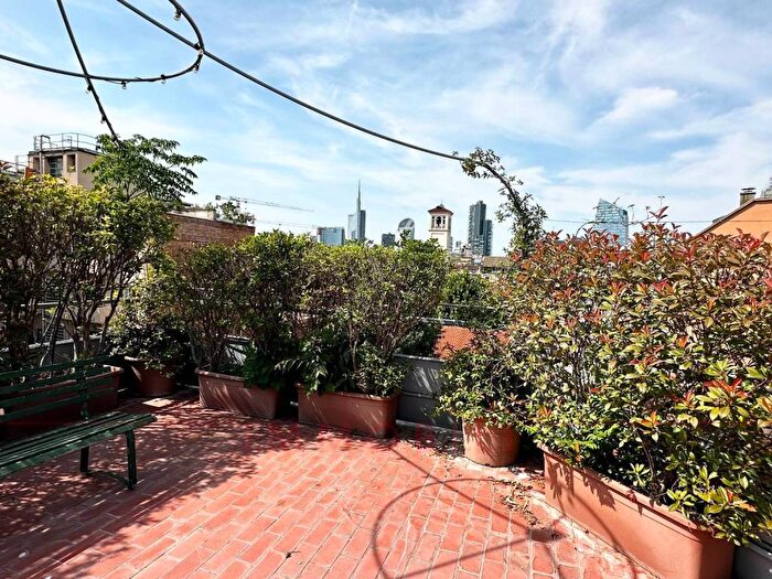 Casa bilocale in affitto in Via Principe Amedeo, Turati, Milano