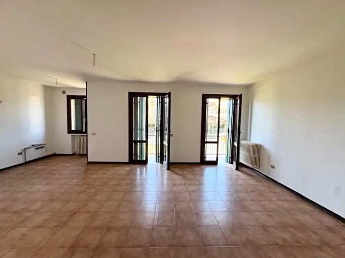 Appartamento trilocale in vendita in Albettone