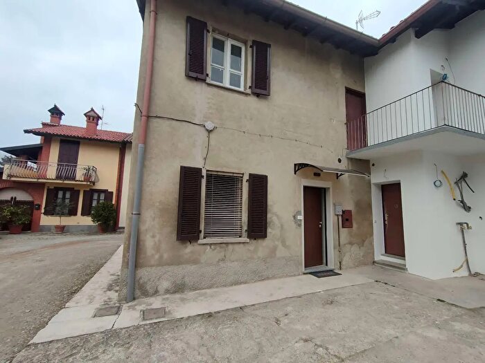 Appartamento bilocale in vendita in Via Lovati, Besana In Brianza