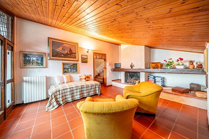 Case in Vendita e in Affitto - 3