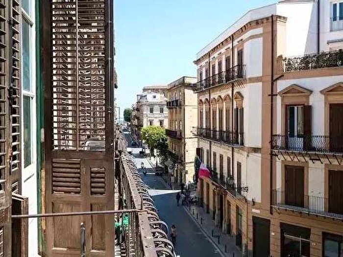 Appartamento con 5 locali in affitto in Vicolo dei Calzonai, Castellammare, Palermo