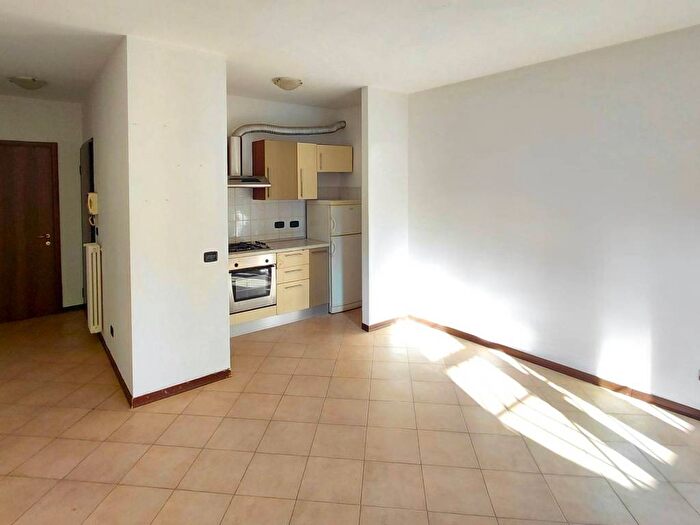 Appartamento trilocale in affitto in Via Beniamino Gigli, Gardenia, Reggio Emilia