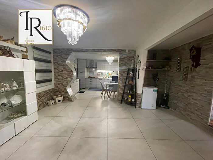 Casa con 7 locali in vendita in Badia Polesine