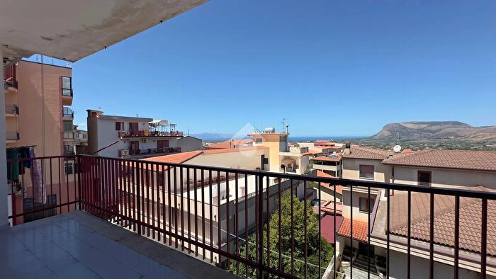 Appartamento trilocale in vendita in Via della Libertà, Borgetto