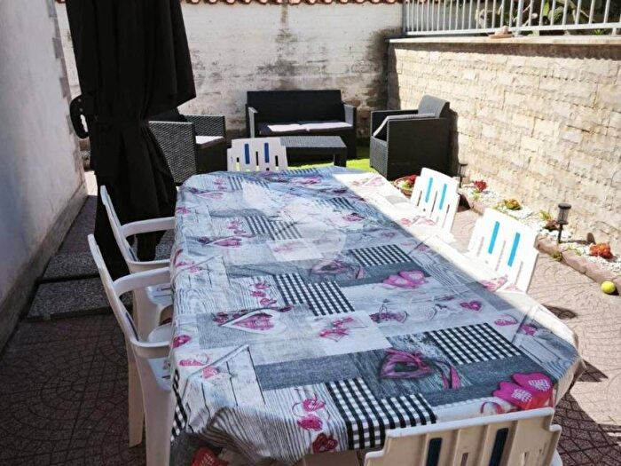 Appartamento trilocale in affitto in Via Alassio, Lido dei Coralli Sabbiedoro, Ardea