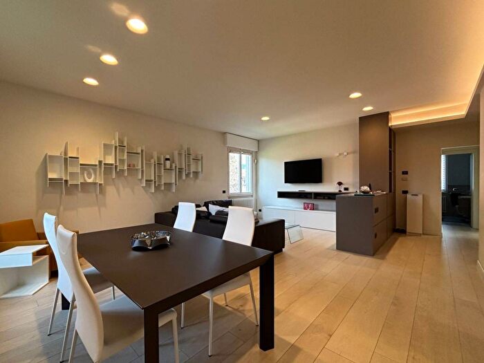 Appartamento trilocale in affitto in Via Val di Fiemme, Ospedale Civile, Brescia