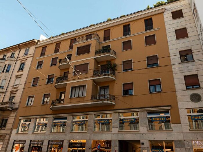 Appartamento quadrilocale in affitto in Corso Vercelli, Vercelli Wagner, Milano