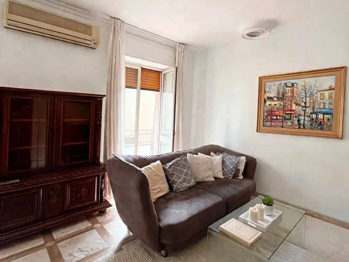 Appartamento con 7 locali in affitto in Via San Sassiano, Siracusa