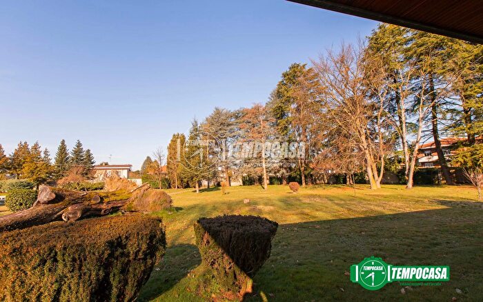 Casa con 5 locali in vendita in Lonate Pozzolo