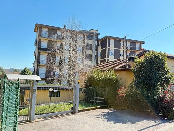 Appartamento bilocale in vendita in Via Cornello, Calco