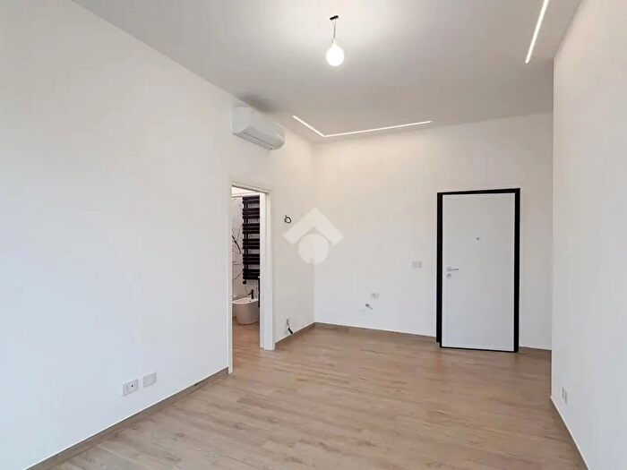 Appartamento bilocale in vendita in Viale Argonne, Milano