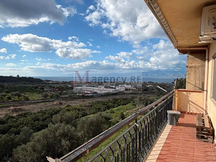 Casa con 9 locali in vendita in Via Mario Trapezi, Reggio Calabria