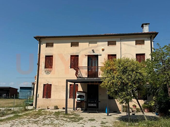 Casa con 5 locali in vendita in Via Pelosa, Mestrino