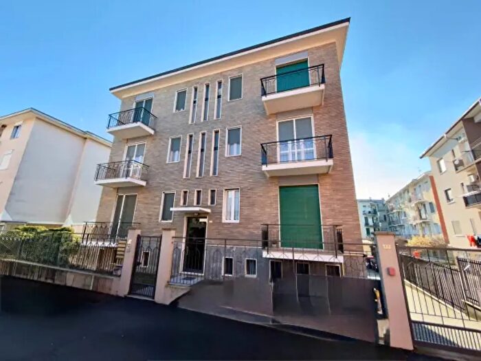 Appartamento trilocale in vendita in Strada Privata Balzaretti, Novara