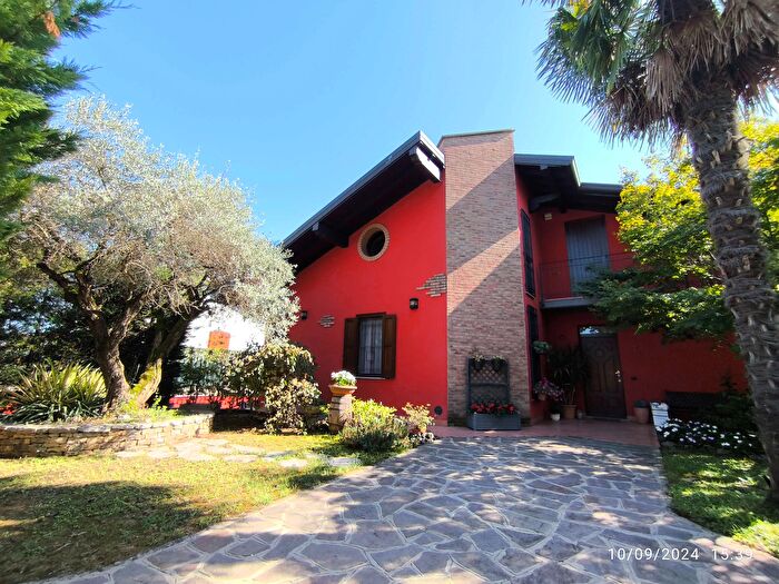 Casa con 5 locali in vendita in Via Turati, Cadorago