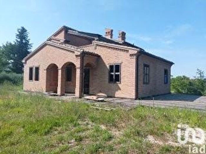 Casa con 7 locali in vendita in Via Contrada Conce, Treia