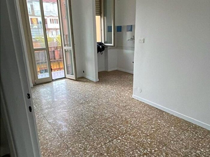 Appartamento trilocale in affitto in Via Giovanni Francesco Napione, Vanchiglia, Torino