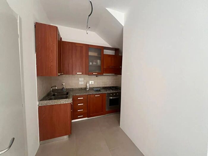 Casa con 6 locali in affitto in Via di Pratale, Pisa