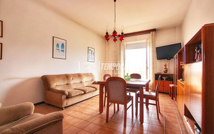 Appartamento trilocale in vendita in Via Tenna, Ancona