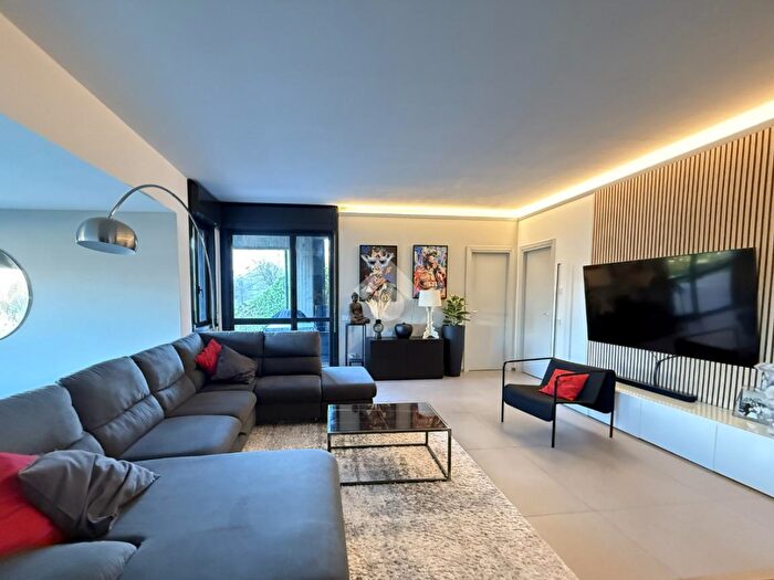 Appartamento quadrilocale in vendita in Via Pian Sciresa, Malgrate