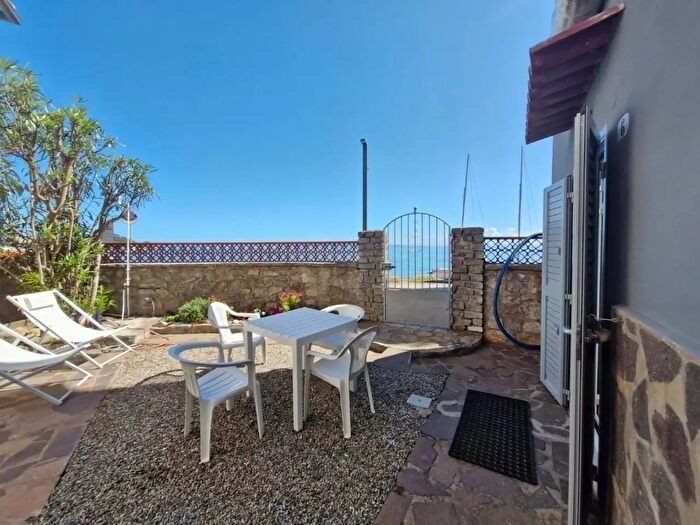 Casa con 5 locali in vendita in Rio