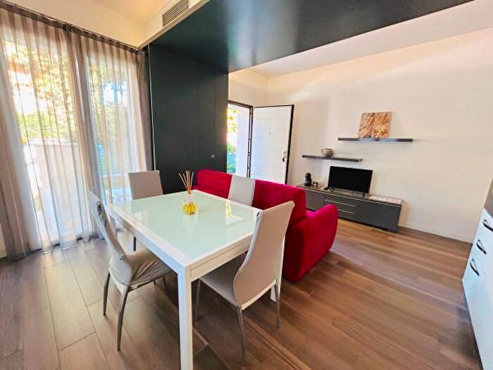 Appartamento trilocale in affitto in Viale Ciro Menotti, Riccione