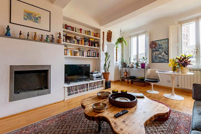 Appartamento con 5 locali in vendita in Siena