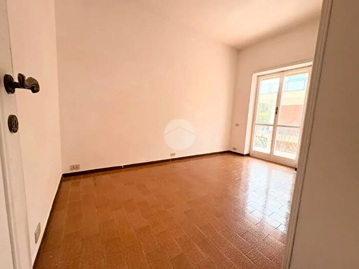 Appartamento trilocale in vendita in Via Licciana Nardi, Roma