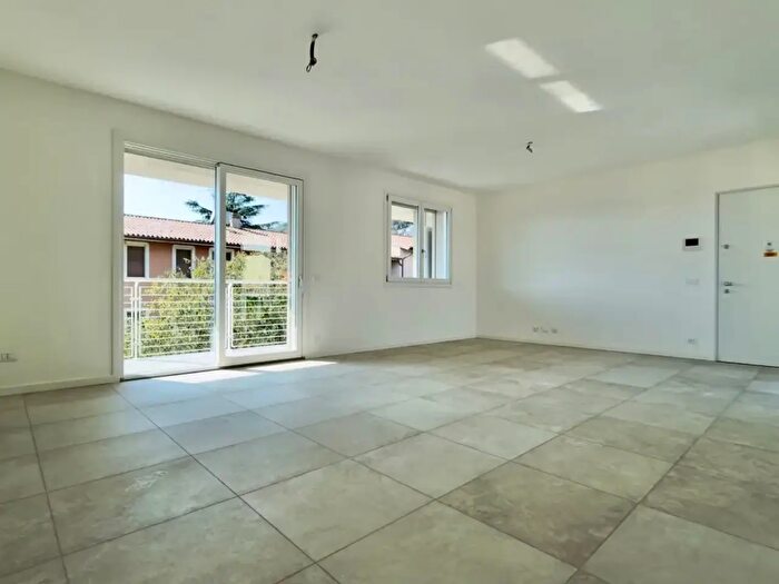 Appartamento quadrilocale in vendita in Via Leonardo da Vinci, Rezzato