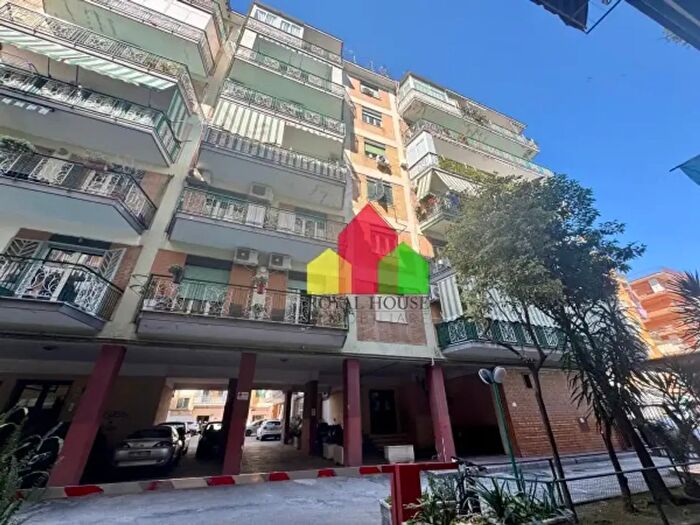 Appartamento quadrilocale in vendita in Via Alcide De Gasperi, Casoria