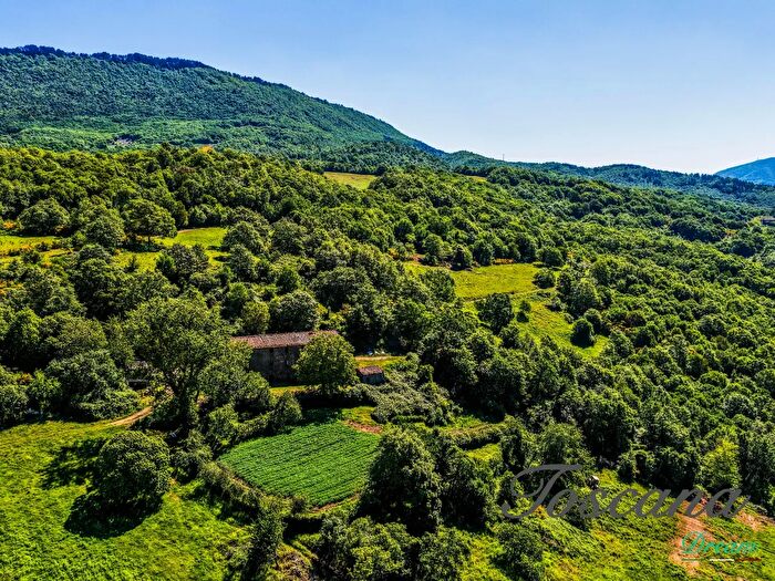 Casa con 15 locali in vendita in Montieri