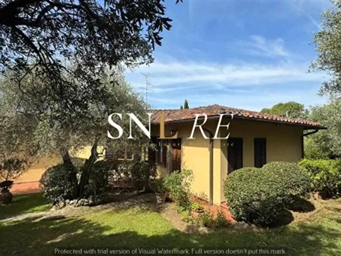 Casa con 6 locali in vendita in Via della Pescaia, Firenze