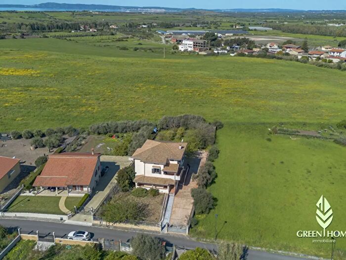 Casa con 8 locali in vendita in Via Amsicora, Giba