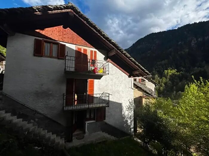 Appartamento quadrilocale in vendita in Via Montata, Piode