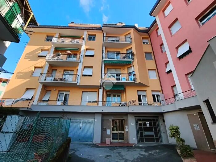Appartamento quadrilocale in vendita in Via Mandelli, Casella
