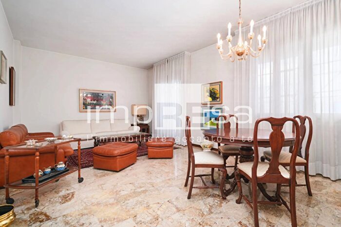 Appartamento quadrilocale in vendita in Via Tomitano, Treviso