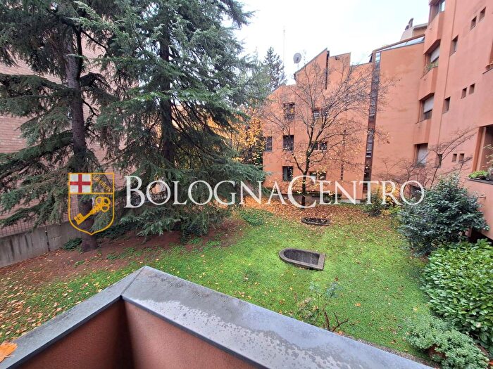 Appartamento bilocale in vendita in Via del Borgo di San Pietro, Bologna