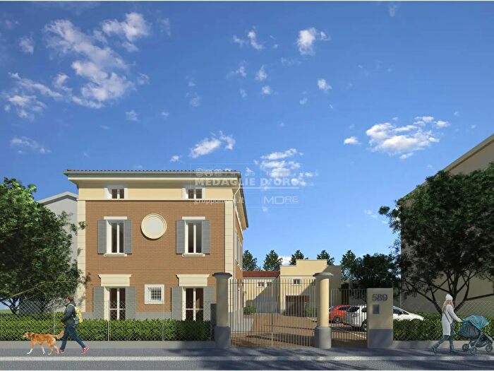 Appartamento quadrilocale in vendita in Via Nonantolana, Modena