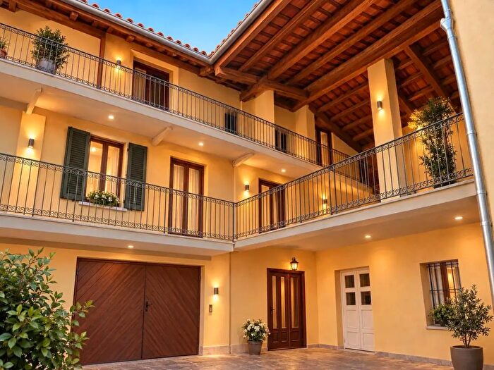 Casa quadrilocale in vendita in Via Dietro Castello, Pavone Canavese