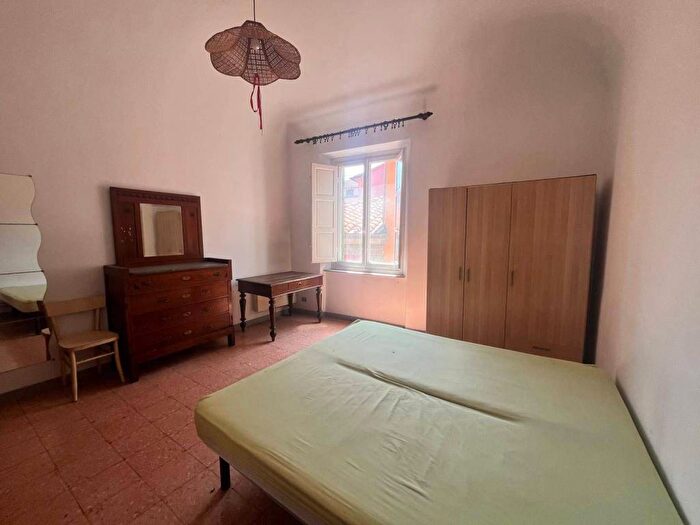 Appartamento con 5 locali in affitto in Via Borgo Stretto, San Francesco, Pisa